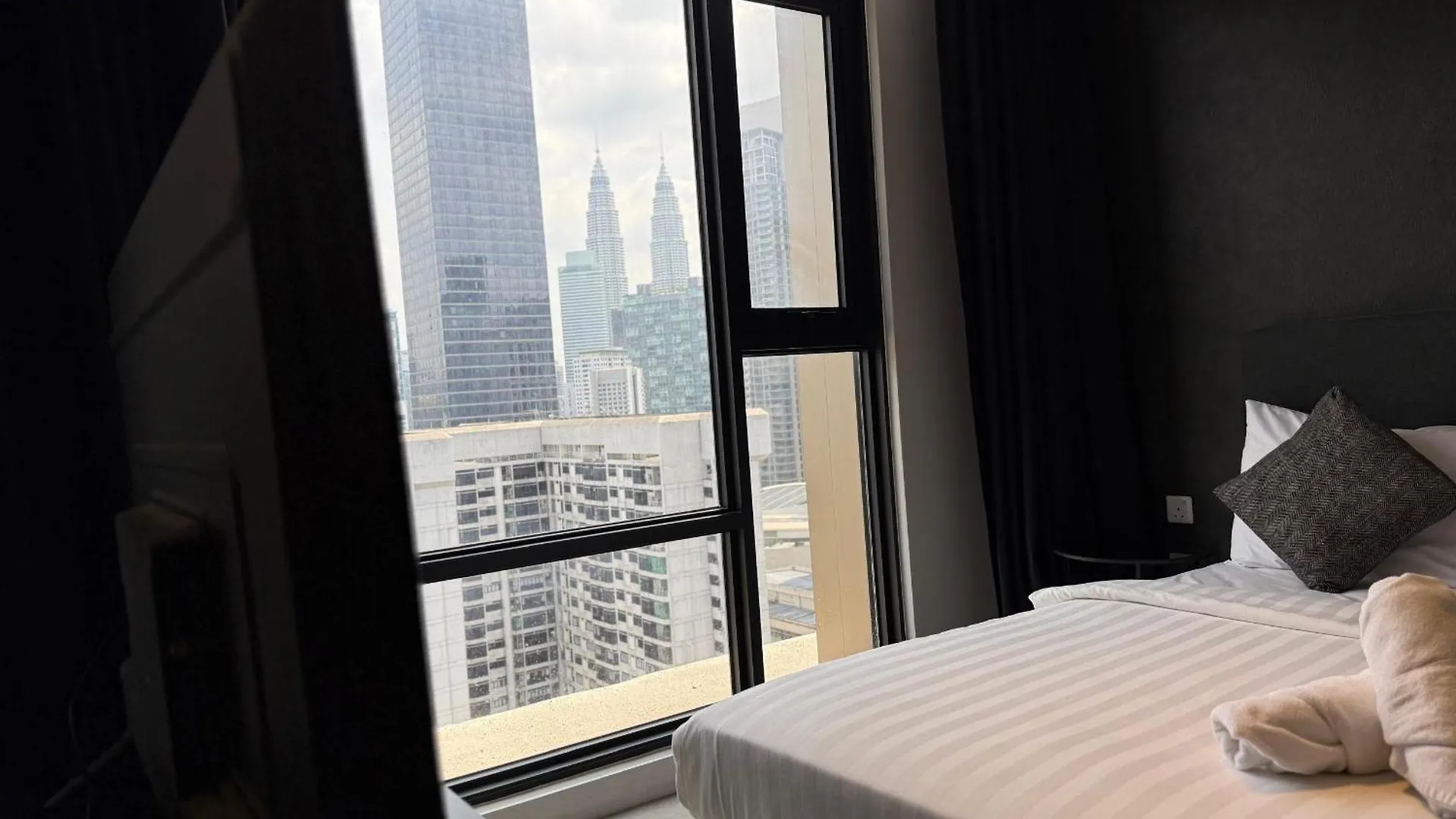 Residence Axon Suites By Velvet Vault 쿠알라룸푸르 0*,